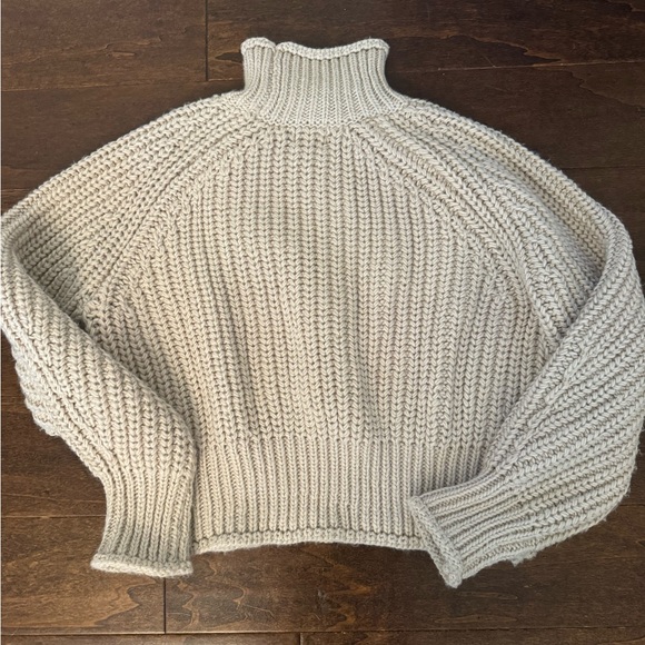 H&M Sweaters - H&M Chunky Cream Knit Turtleneck Sweater | Cozy Minimal Neutral Medium
